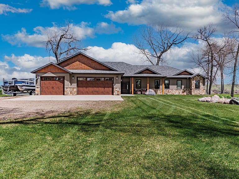 3240 River Place Dr N photo 2
