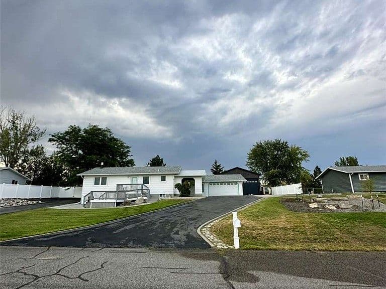 2615 Alpine View Dr photo 1
