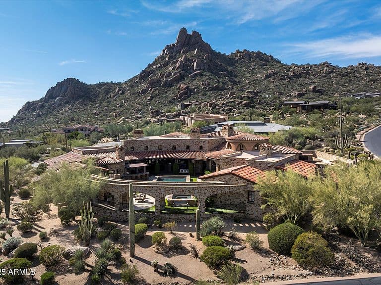 10199 E CAVEDALE Drive photo 4