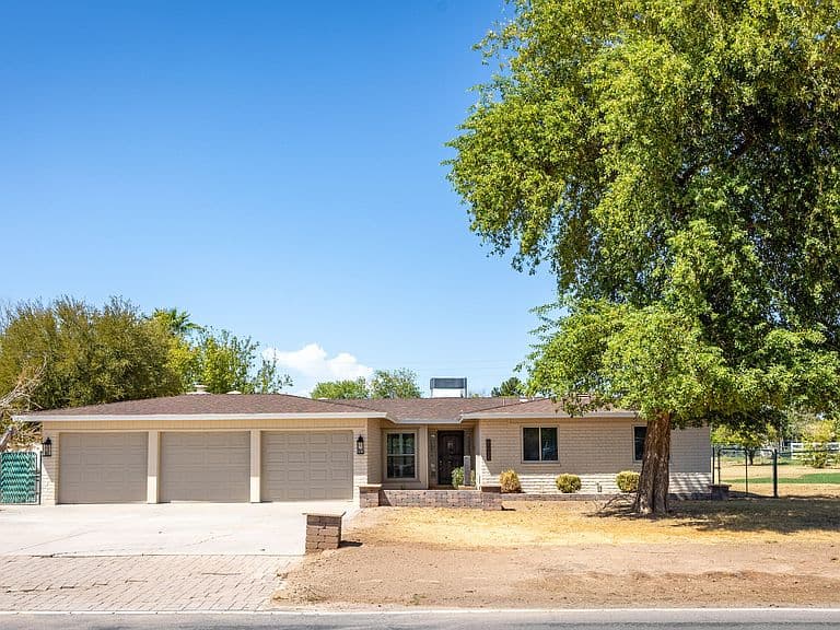 8018 W ACOMA Drive photo 1