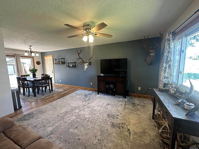 1720 Loch Ness Dr photo 5