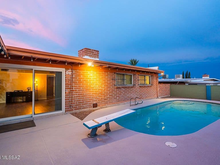 2440 S Camino Seco photo 3