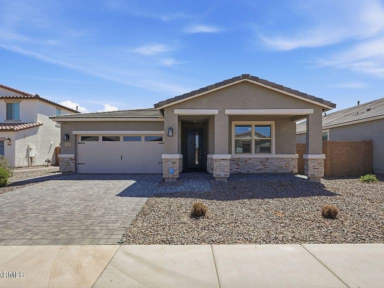 21823 N DANIEL Drive photo 4