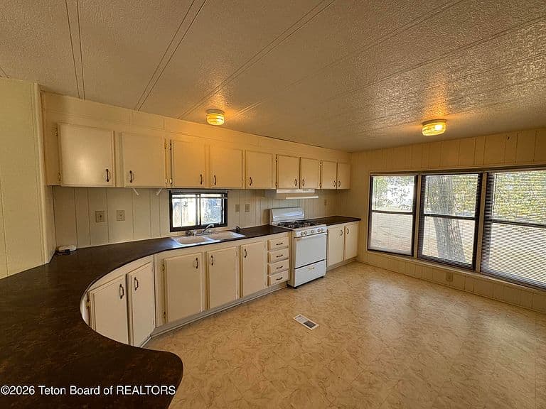 1006 Beech Ave photo 4