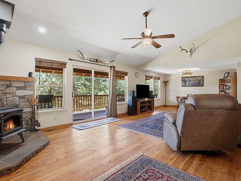 2108 Silver Ridge Rd photo 5