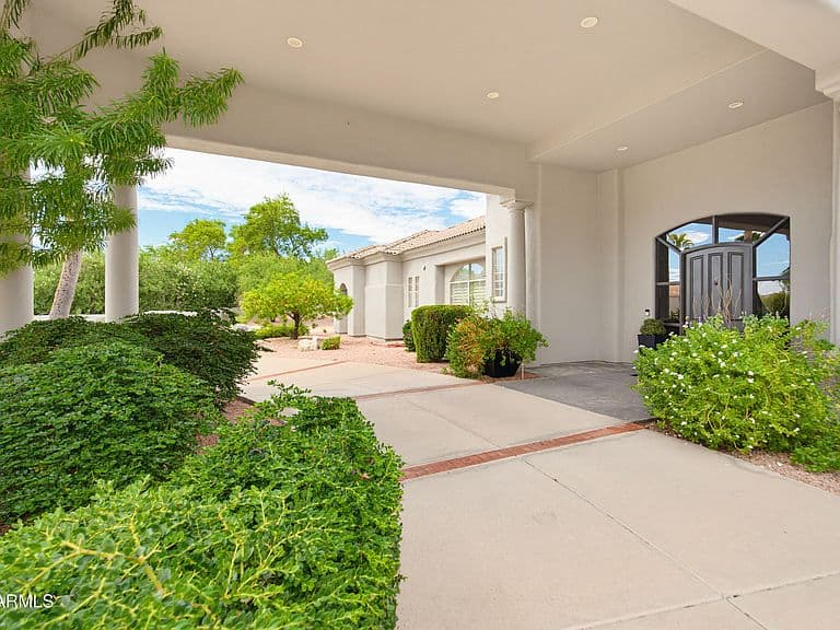 10768 E LAUREL Lane photo 3