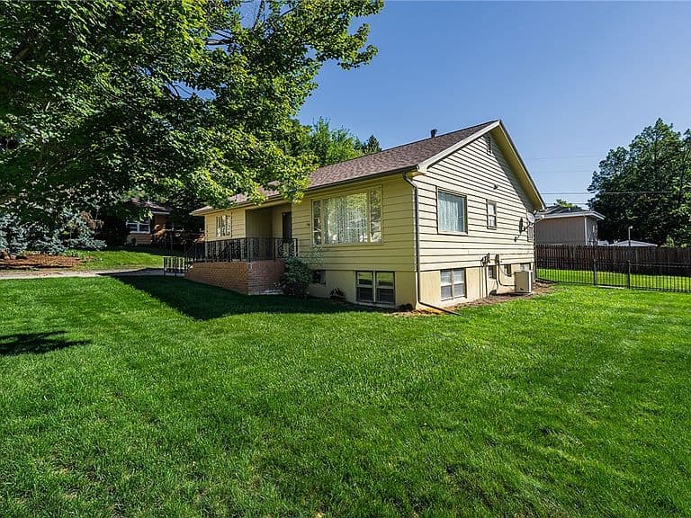 2917 Ronan Dr photo 4