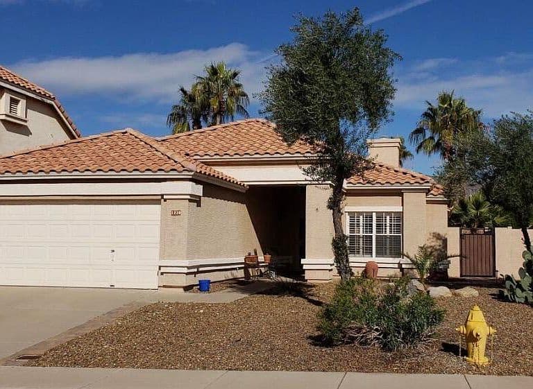 1220 E SILVERWOOD Drive photo 1