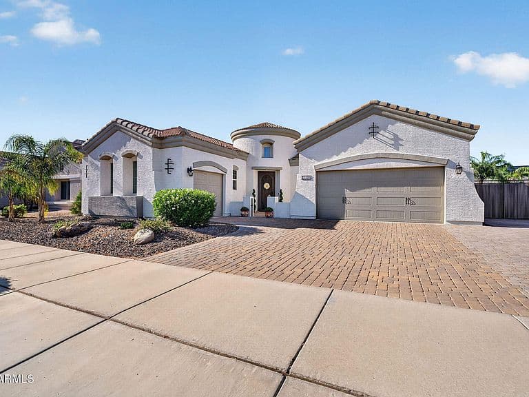 21288 E RUSSET Road photo 1