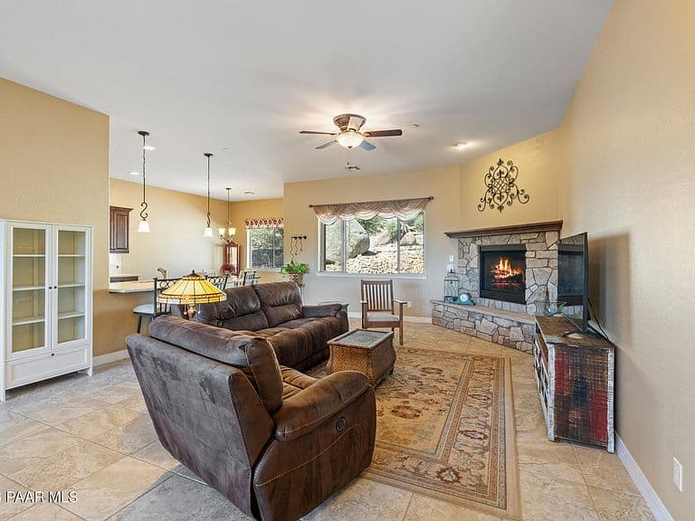 1330 Westridge Dr photo 4