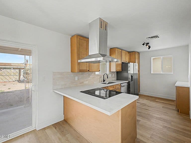 1225 S LAWTHER Drive photo 4