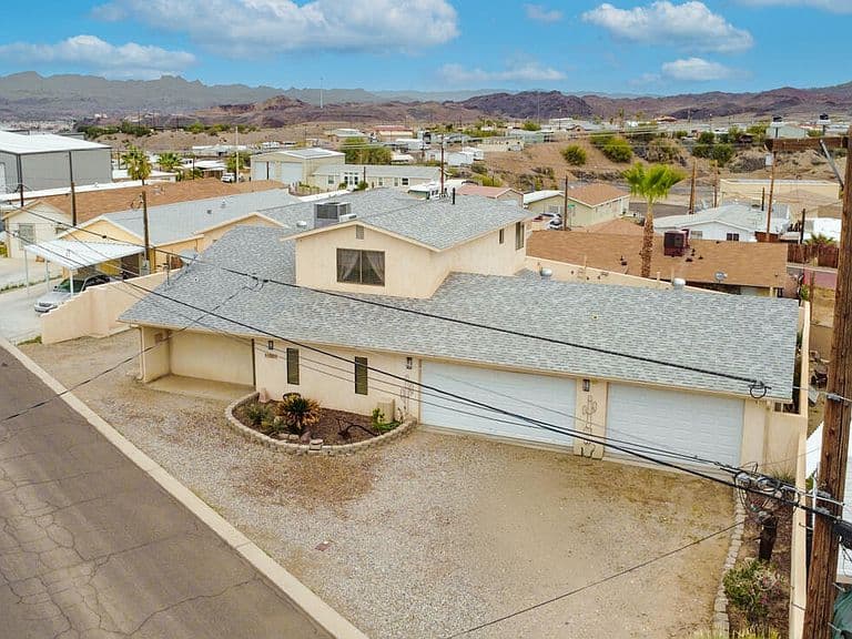 10807 Admiral Rd photo 1