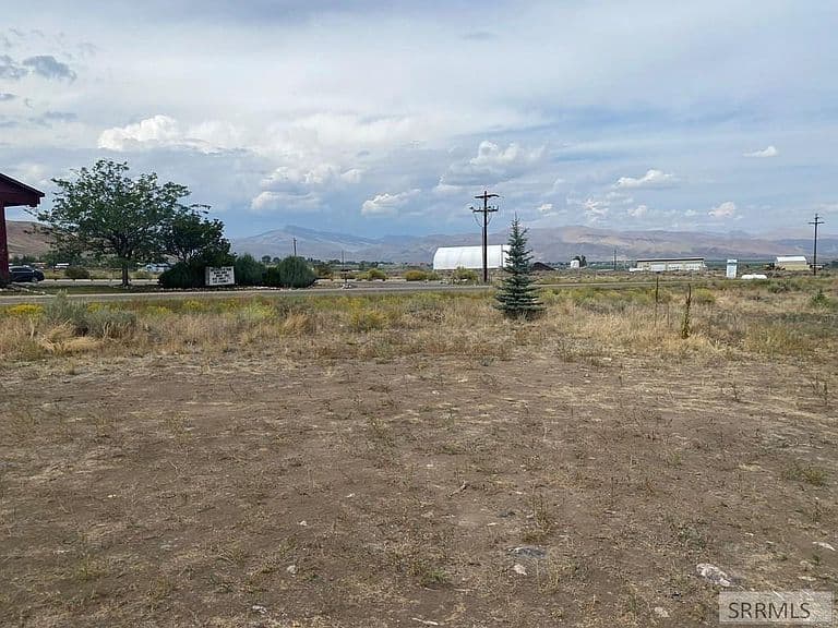 24707 Highway 93 photo 2
