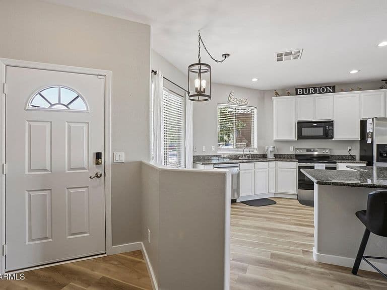 8931 W SAINT JOHN Road photo 3