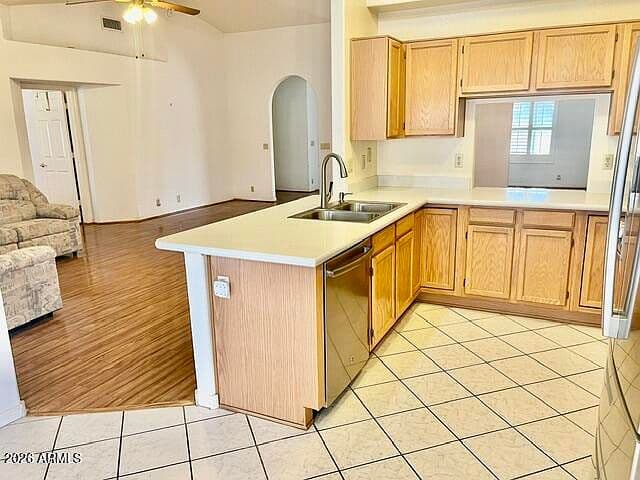 8836 W CHARTER OAK Road photo 5