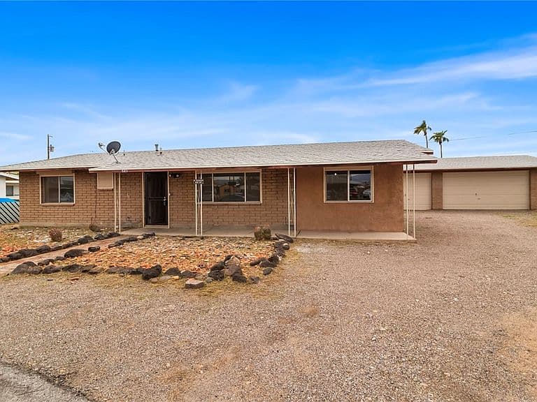 885 San Juan Circle photo 2