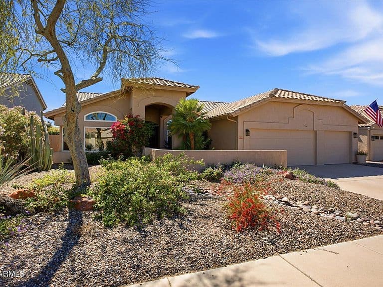 9357 E TARO Lane photo 2