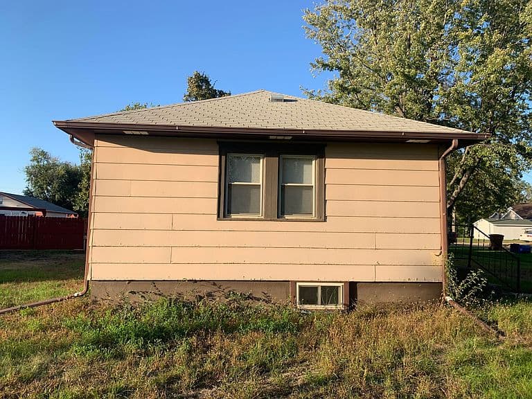 379 Nicollet Ave SW photo 2