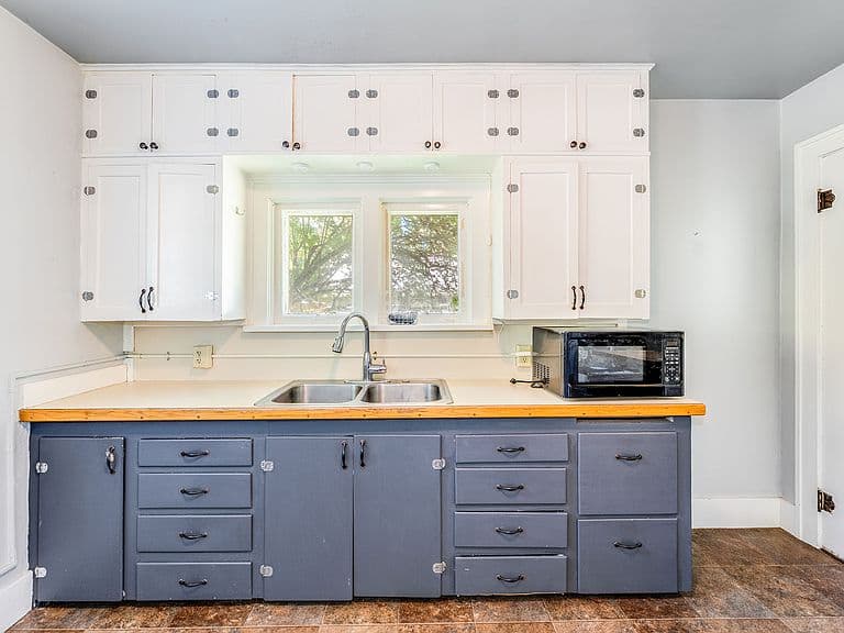 303 Somers Ave photo 4