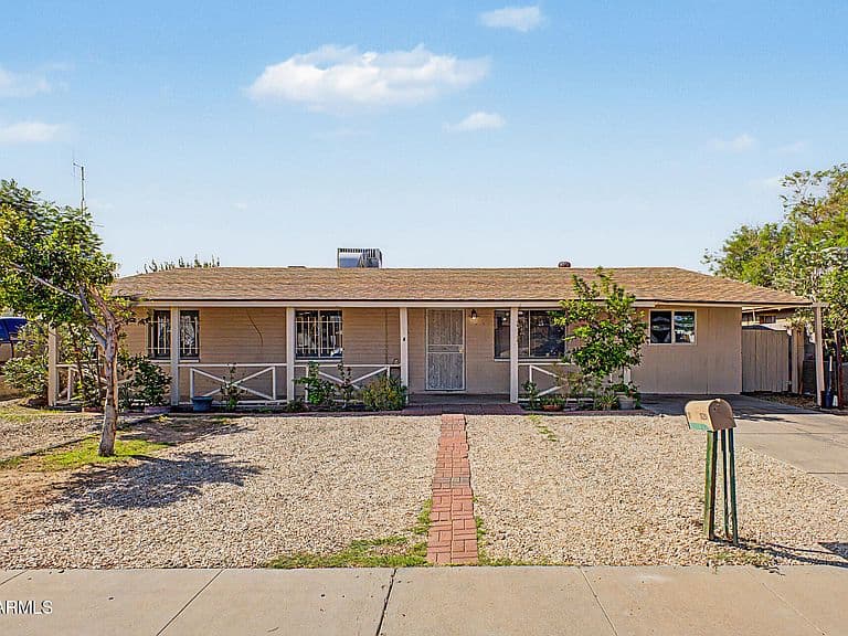8201 W SELLS Drive photo 1
