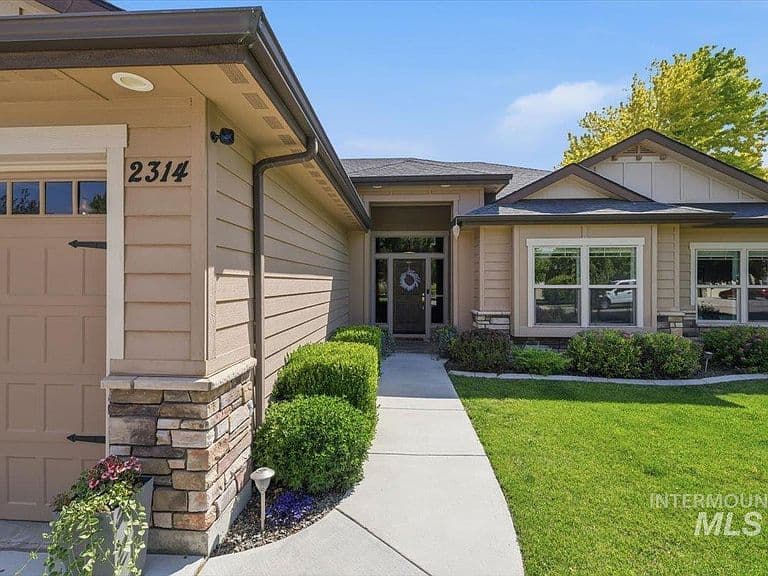 2314 W Herron Loop photo 2