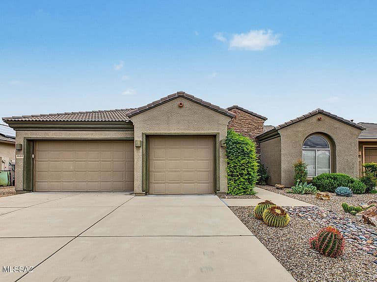 5643 S Atascosa Peak Dr photo 1