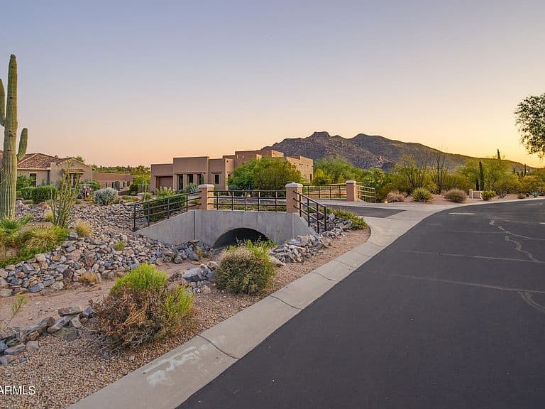 37087 NE GREYTHORN Circle photo 4