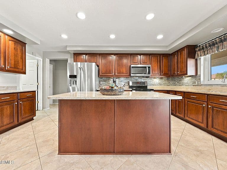 1370 E LYNX Way photo 2
