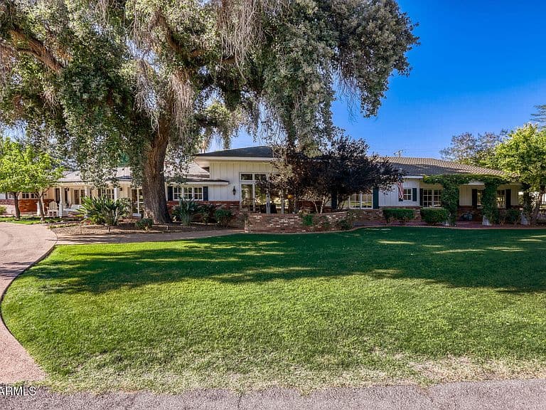 330 W LAWRENCE Road photo 5