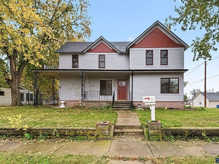 329 W 4th St photo 1