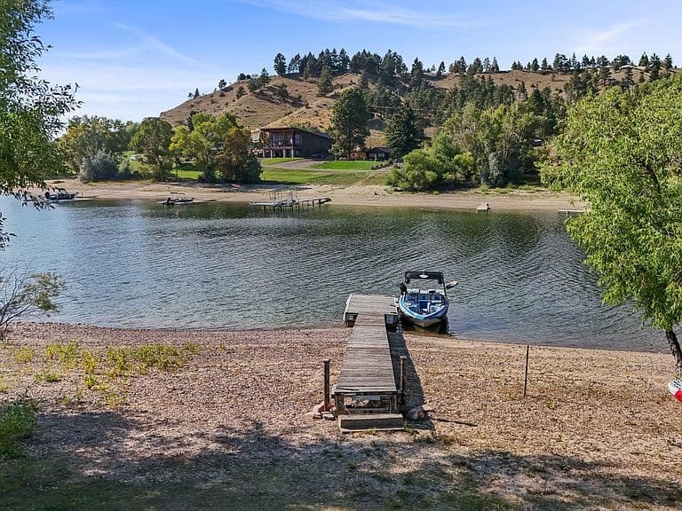 3756 E Shore Dr photo 3