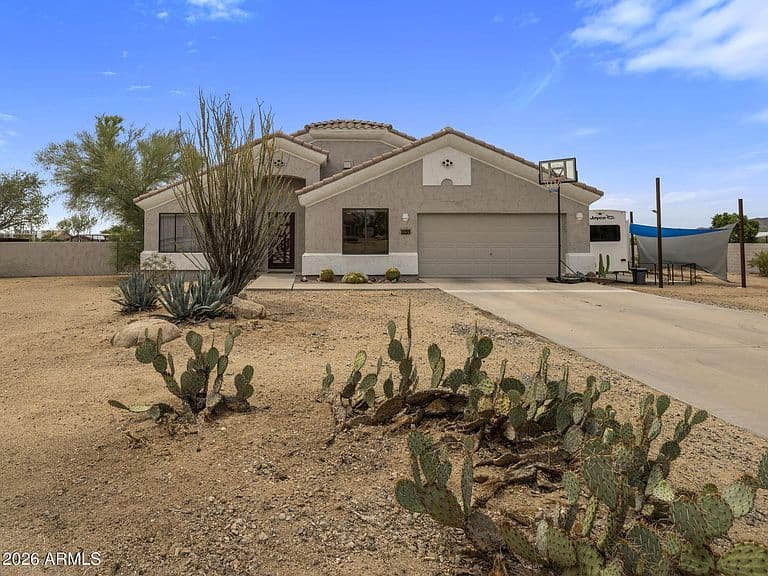 229 E JORDON Lane photo 2