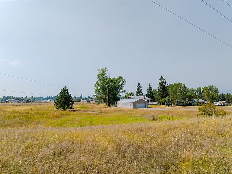 600 Jensen Rd photo 2