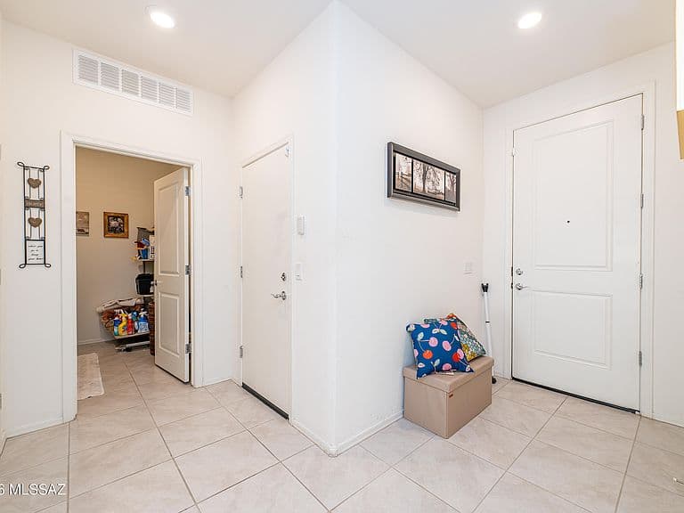 9467 N Sunstone Moon Pl photo 4