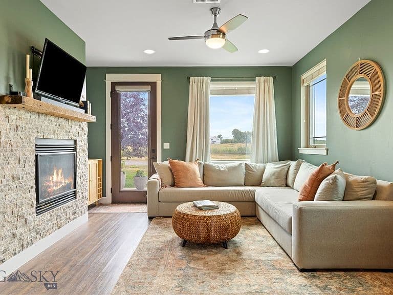 3098 Lori Ln photo 1