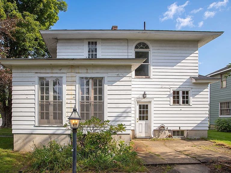 2 Lafayette St photo 4