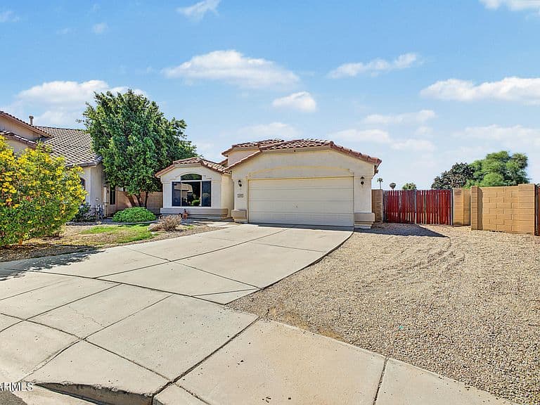 11145 W WINDSOR Avenue photo 2