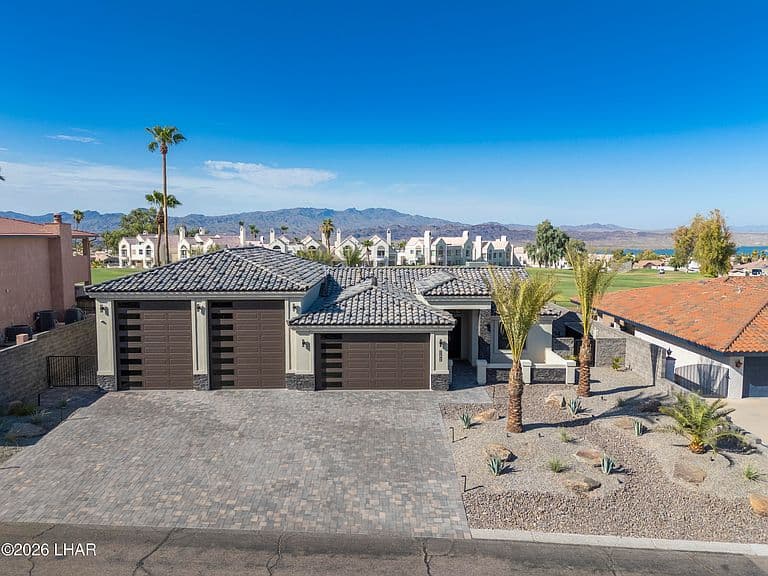 2540 Plaza Hermosa photo 1