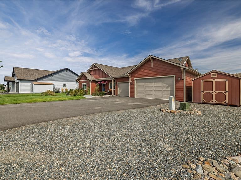 5487 Thimbleberry Loop photo 3