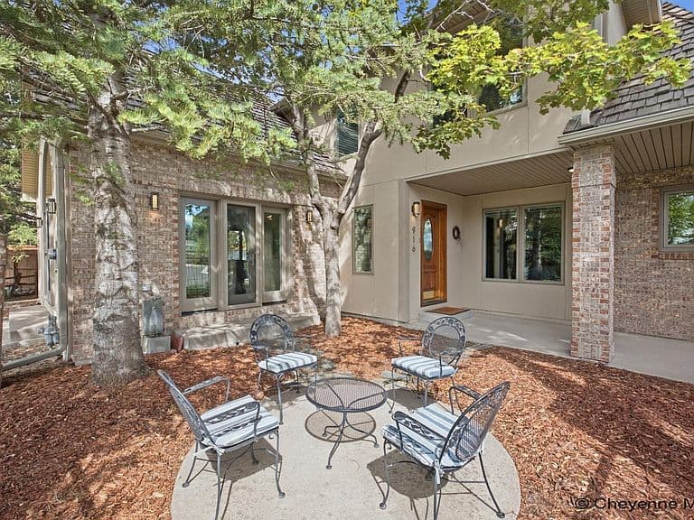 916 Laredo Ct photo 2