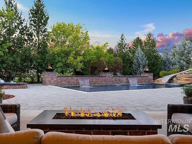 1300 W Windbreaker Ln photo 2