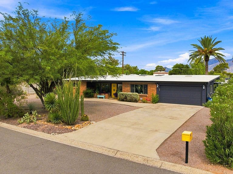 6951 E Taos Pl photo 2