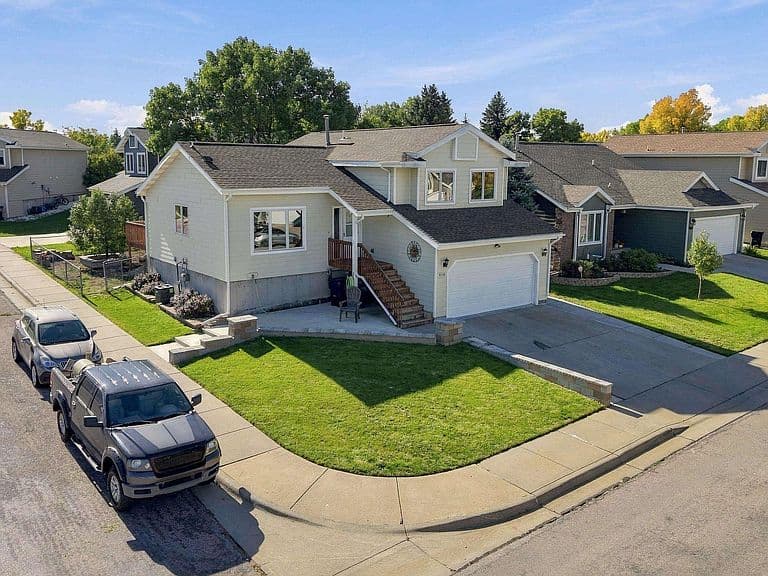 4124 Prairie View Dr photo 2