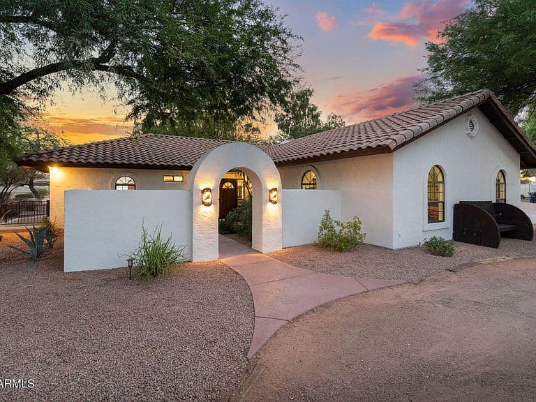 2601 E MESQUITE Street photo 4