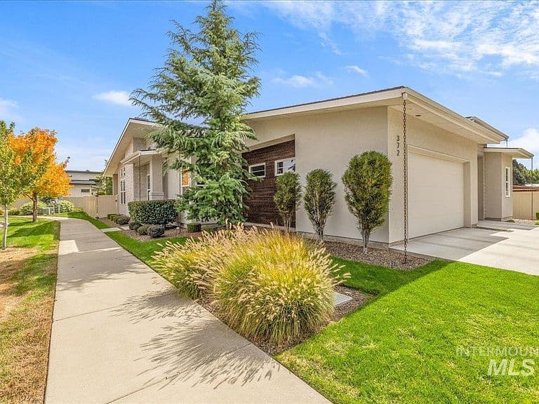372 N Taylor photo 5