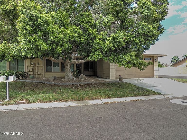 12166 S SHOSHONI Drive photo 1