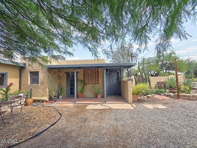 2931 E Edison St photo 1