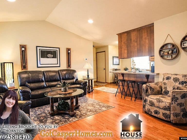 1647 Heathrow Ave photo 5