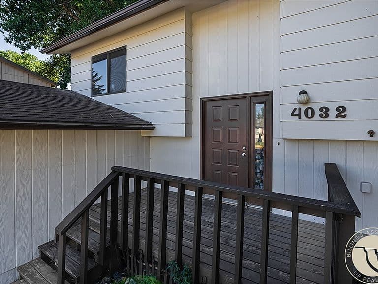 4032 Cambridge Dr photo 2