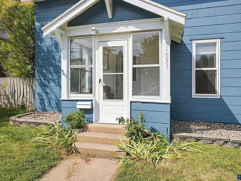 1513 S Duluth Ave photo 3